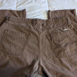 Men's Mountain Khakis pants